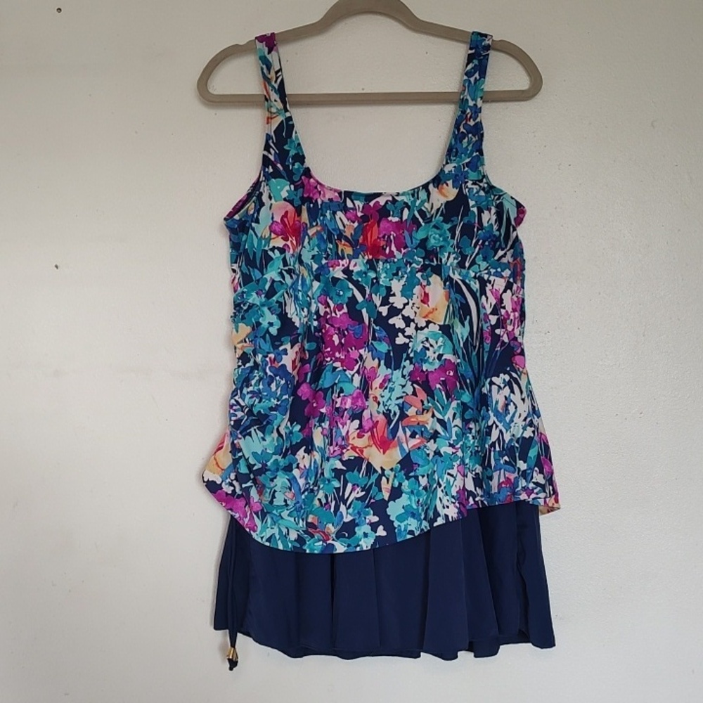 Floral One-Piece Swimsuit - Picture 3 of 6